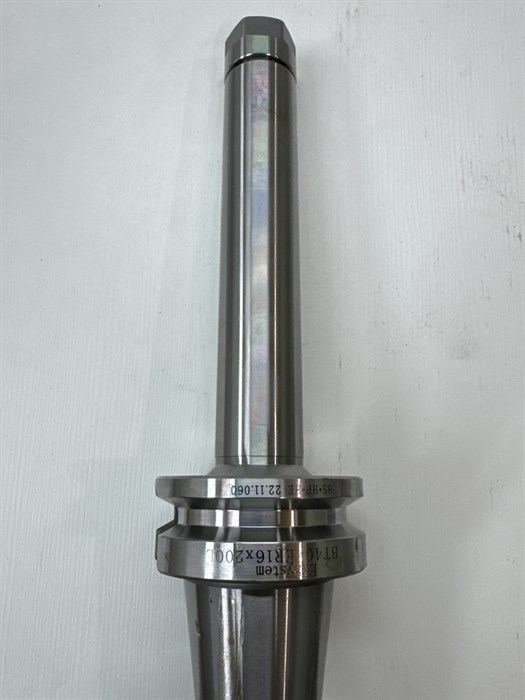 Патрон цанговый BT40-ER16х200L 4632