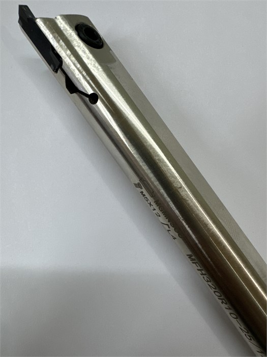 Резец державка MFH420R10-25/140 для врезания торцевых канавок 4916