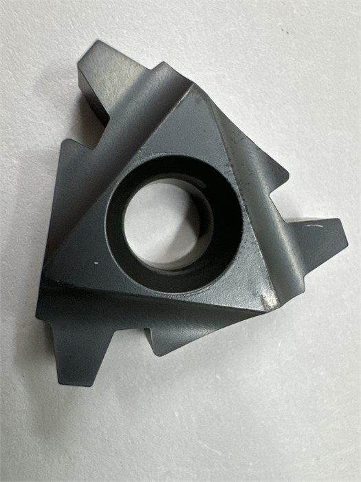 Резьбовая пластина 22IR 4,0 TR LDA 3735