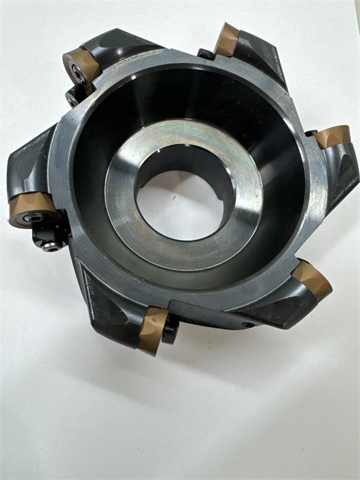 С круглыми пластинами 16 мм  R200 8R125-40-F6 2412