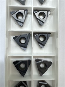 {{photo.Alt || photo.Description || 'Пластины наружные резьбовые 16ER 1 1,5 2 3 3,5 ISO LDA'}}