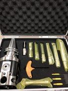 {{photo.Alt || photo.Description || 'Чистовая расточная система набор SK40-NBH2084(8PCS) в кейсе'}}